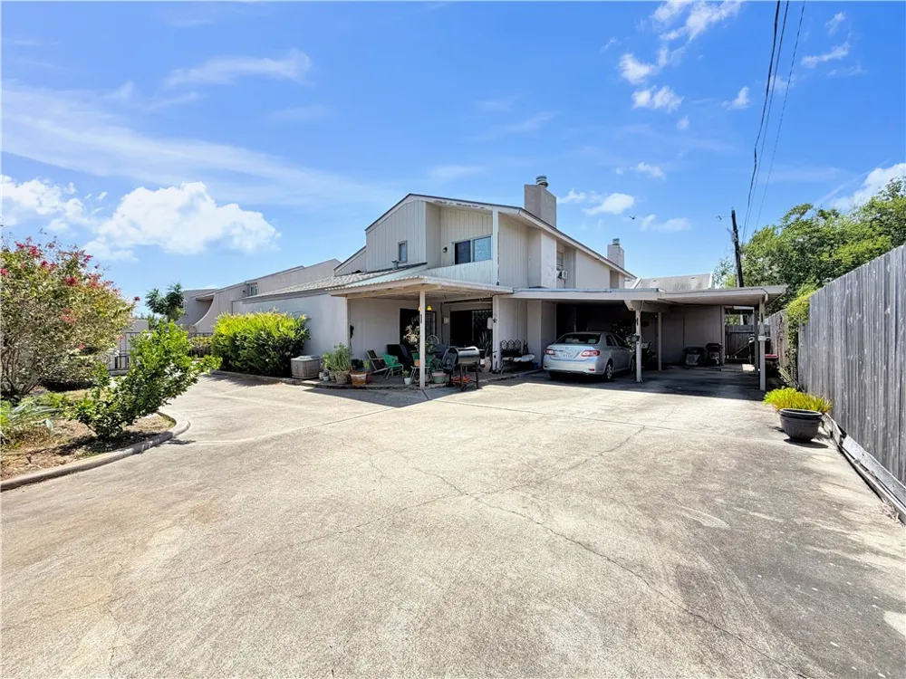 4421 Gaines Street #4 Corpus Christi, TX 78412