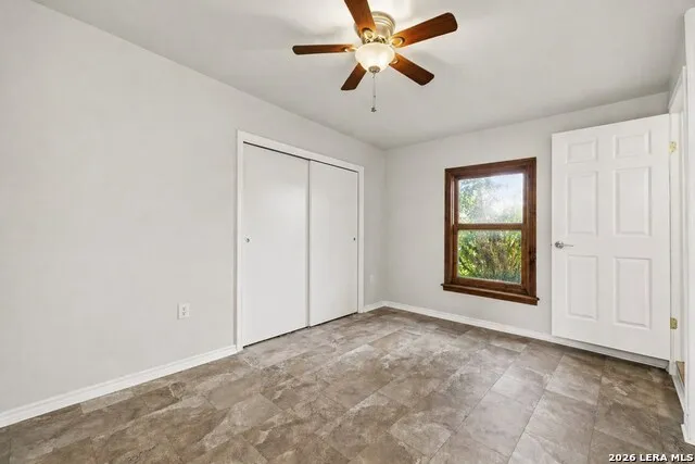 111 LEWIS AVE Kerrville, TX 78028
