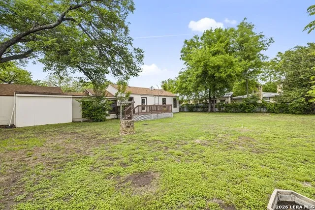 111 LEWIS AVE Kerrville, TX 78028