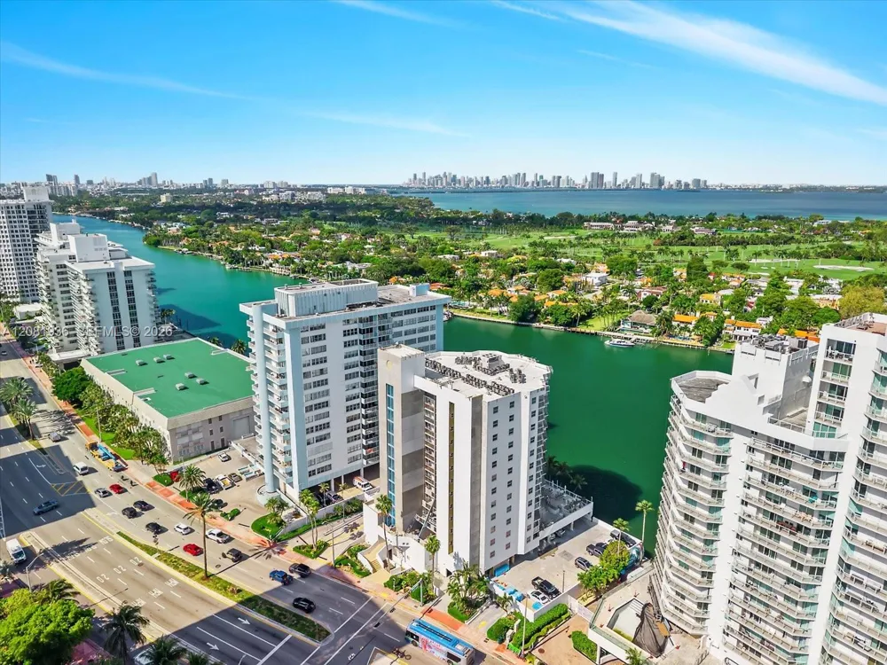 5880 Collins Ave #1004 Miami Beach, FL 33140
