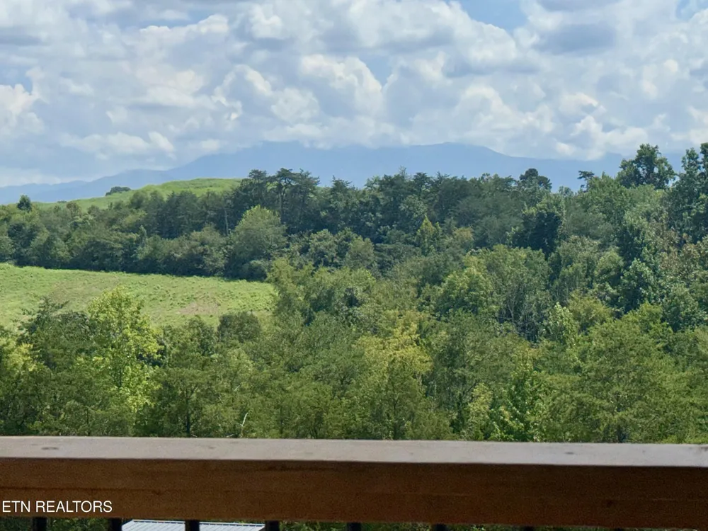 1587 Rainbow Ridge Way Sevierville, TN 37862