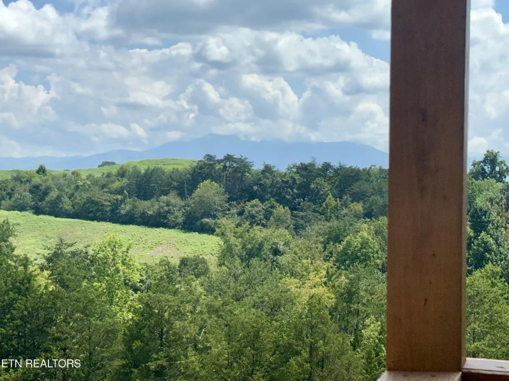 1587 Rainbow Ridge Way Sevierville, TN 37862
