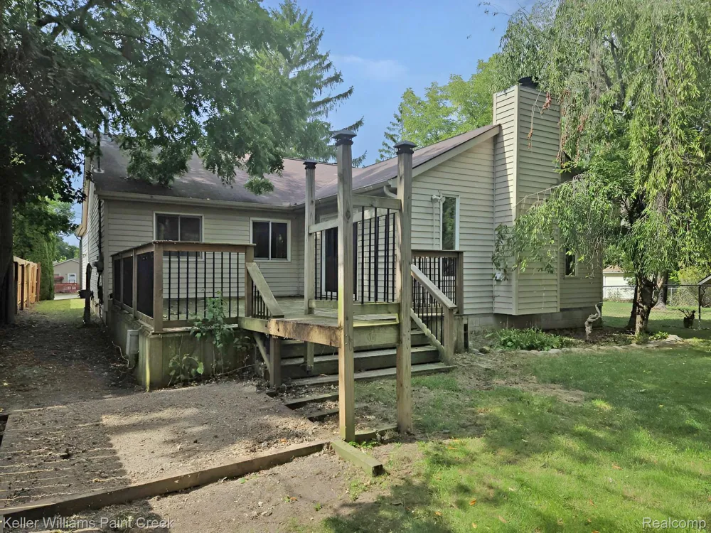 729 Cedarlawn Road Waterford Charter Township, MI 48328