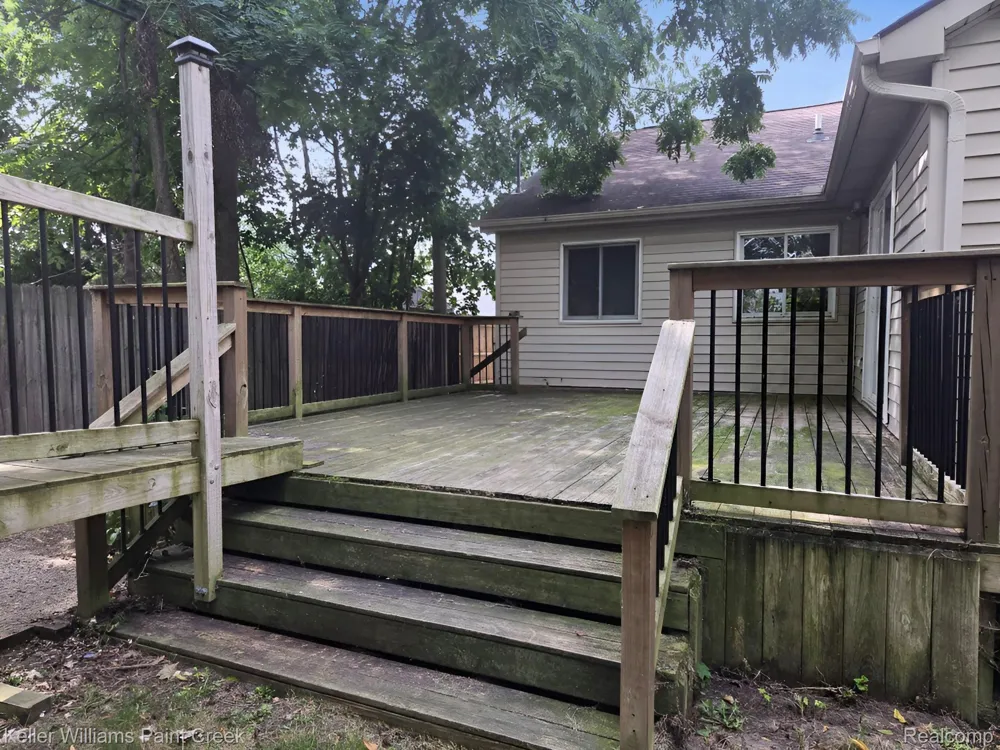 729 Cedarlawn Road Waterford Charter Township, MI 48328