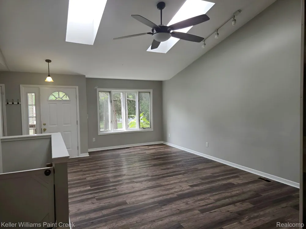 729 Cedarlawn Road Waterford Charter Township, MI 48328