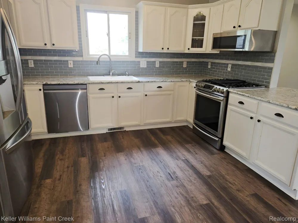 729 Cedarlawn Road Waterford Charter Township, MI 48328