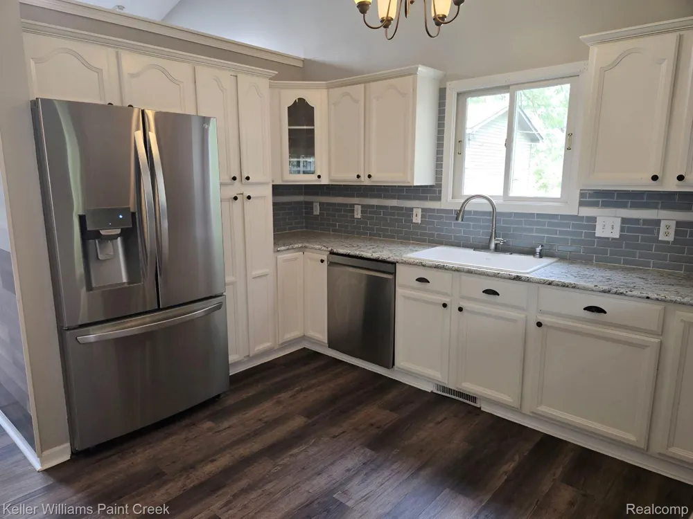 729 Cedarlawn Road Waterford Charter Township, MI 48328