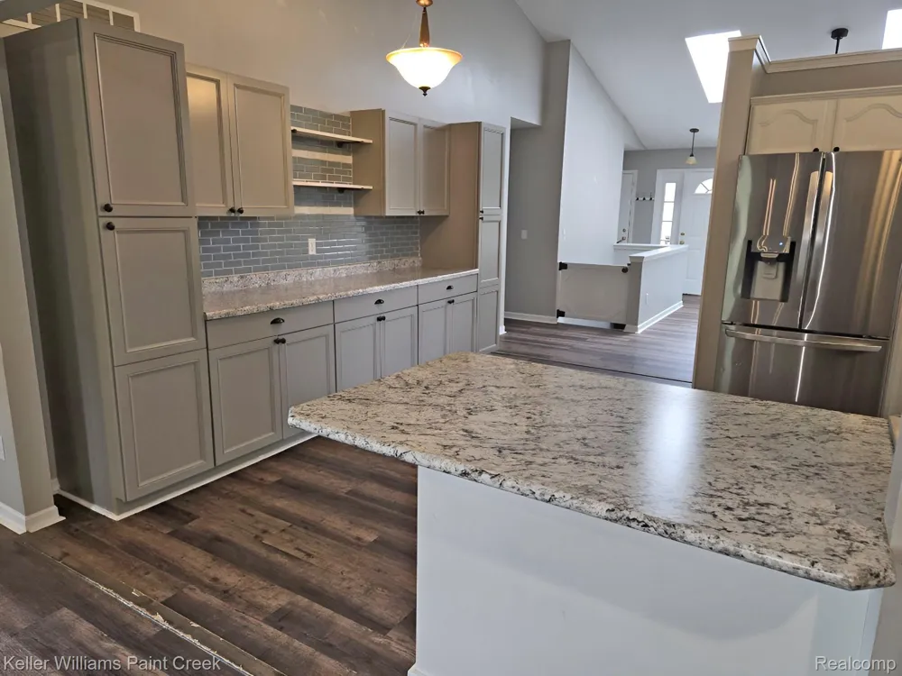 729 Cedarlawn Road Waterford Charter Township, MI 48328