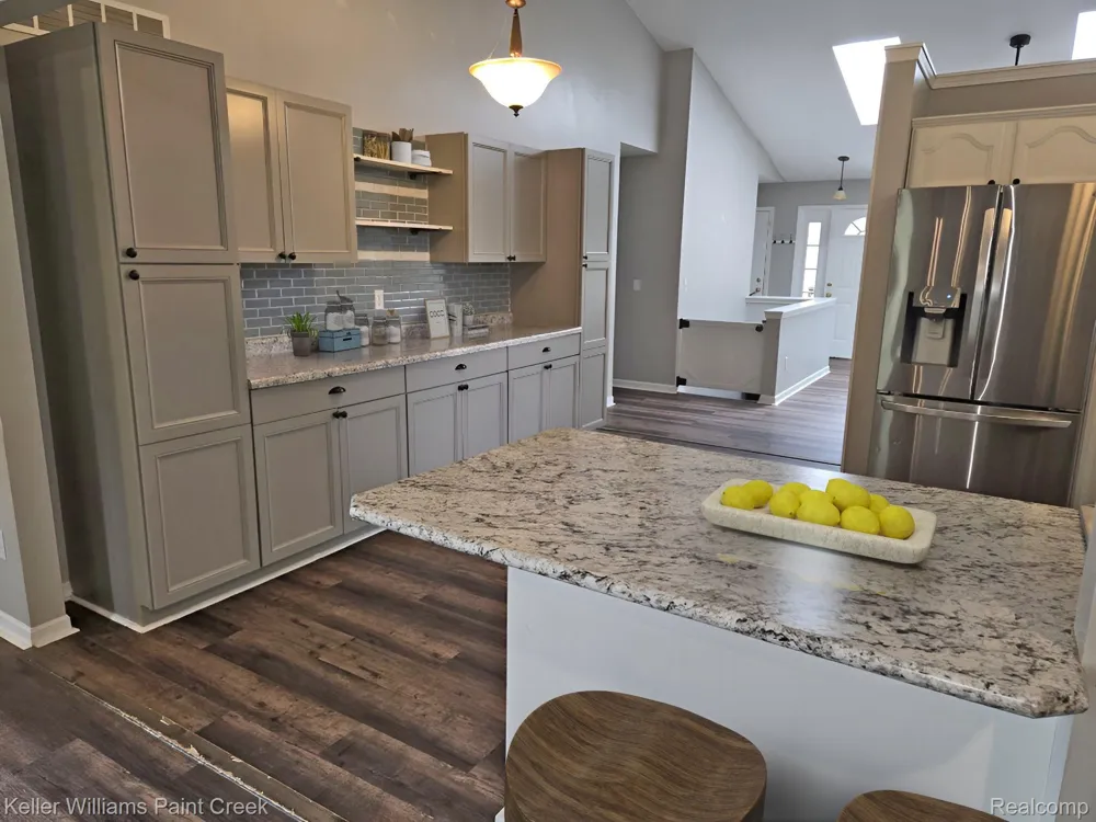 729 Cedarlawn Road Waterford Charter Township, MI 48328