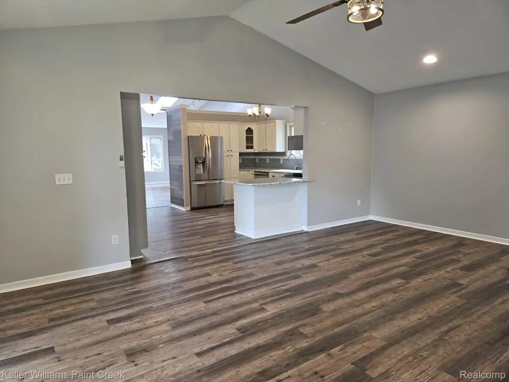 729 Cedarlawn Road Waterford Charter Township, MI 48328