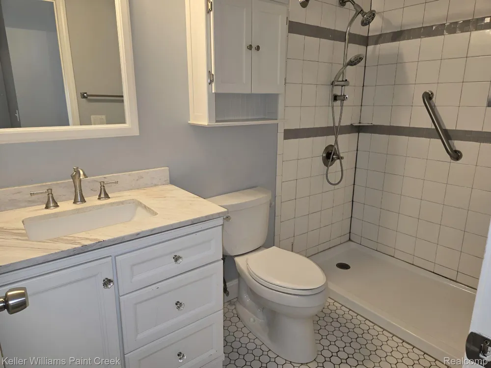 729 Cedarlawn Road Waterford Charter Township, MI 48328