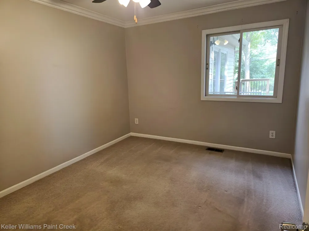 729 Cedarlawn Road Waterford Charter Township, MI 48328