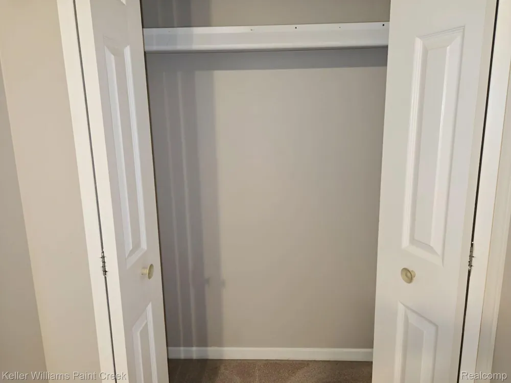 729 Cedarlawn Road Waterford Charter Township, MI 48328