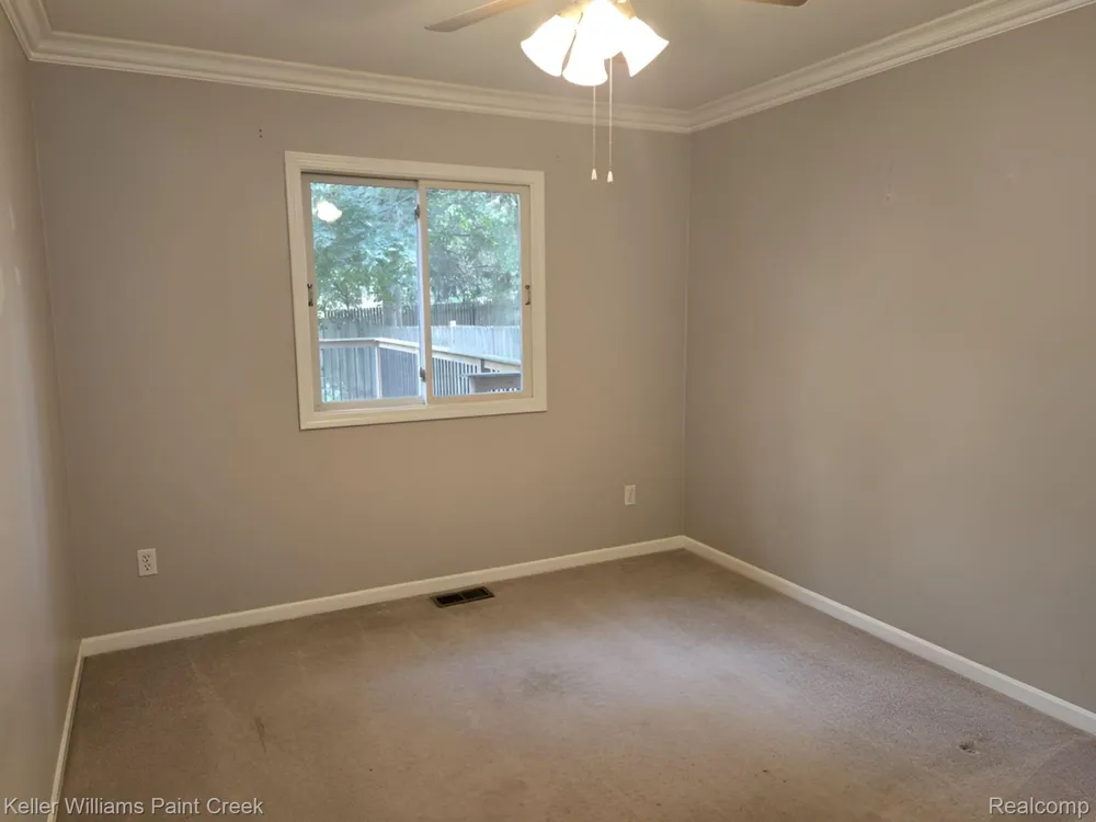 729 Cedarlawn Road Waterford Charter Township, MI 48328