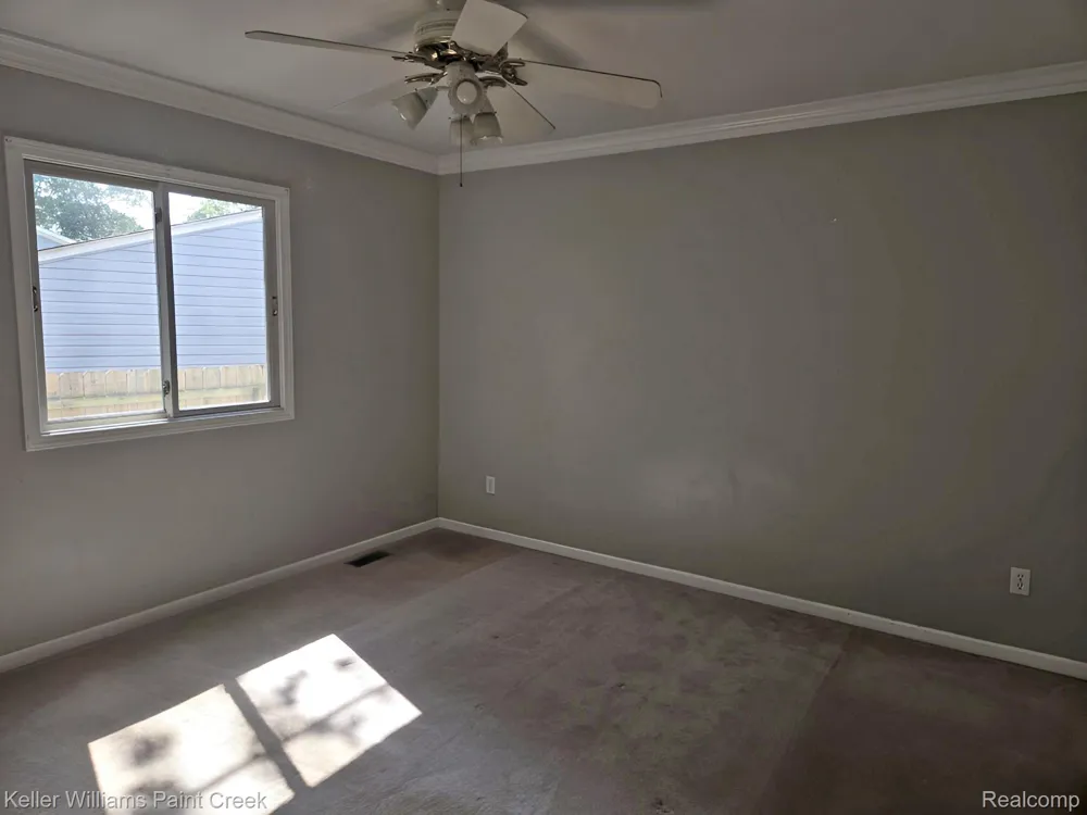 729 Cedarlawn Road Waterford Charter Township, MI 48328