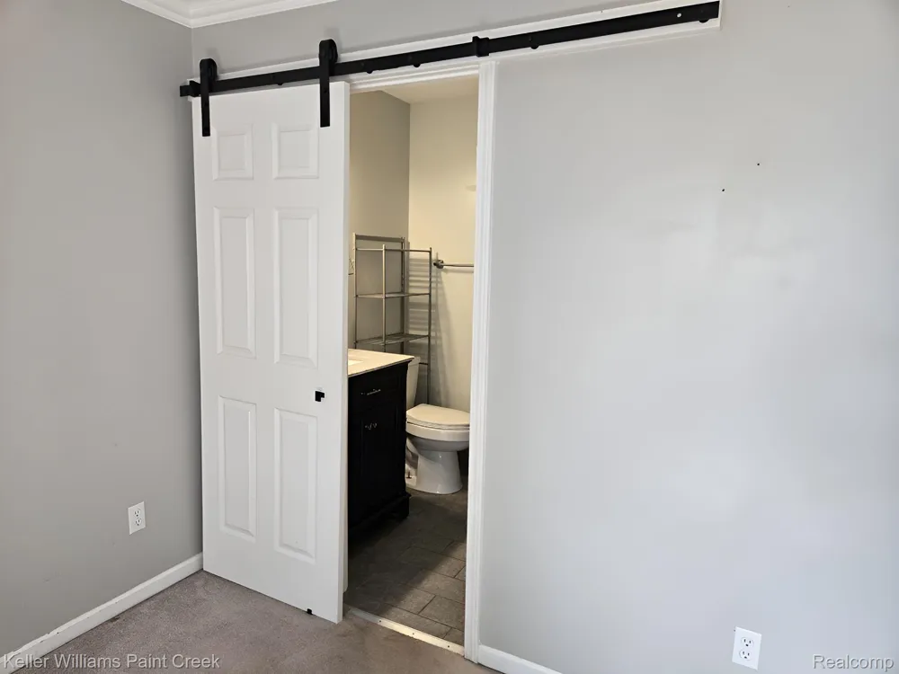 729 Cedarlawn Road Waterford Charter Township, MI 48328