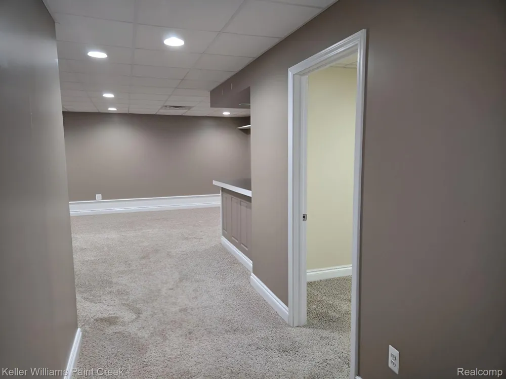 729 Cedarlawn Road Waterford Charter Township, MI 48328
