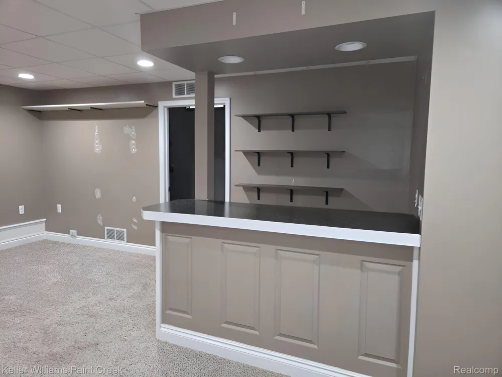 729 Cedarlawn Road Waterford Charter Township, MI 48328