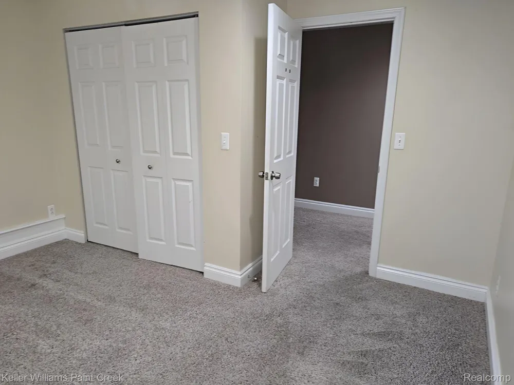 729 Cedarlawn Road Waterford Charter Township, MI 48328
