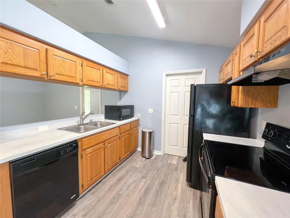 24535 NW 189TH AVENUE High Springs, FL 32643