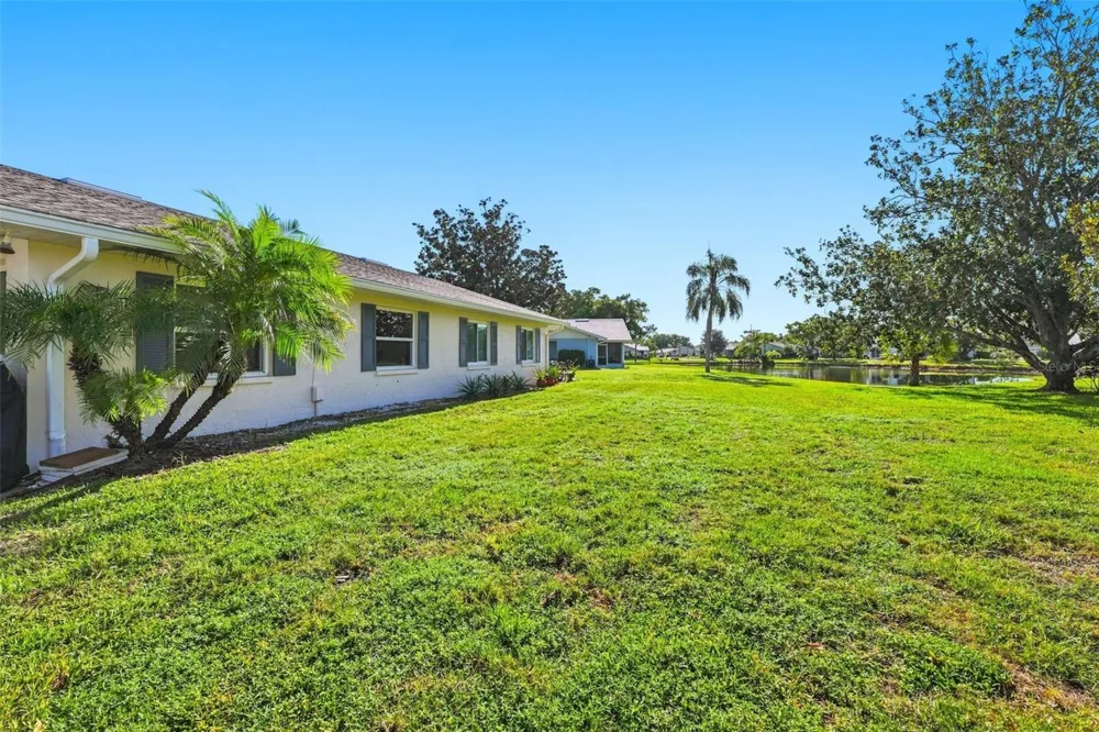 2333 GLENMORE CIRCLE Sun City Center, FL 33573