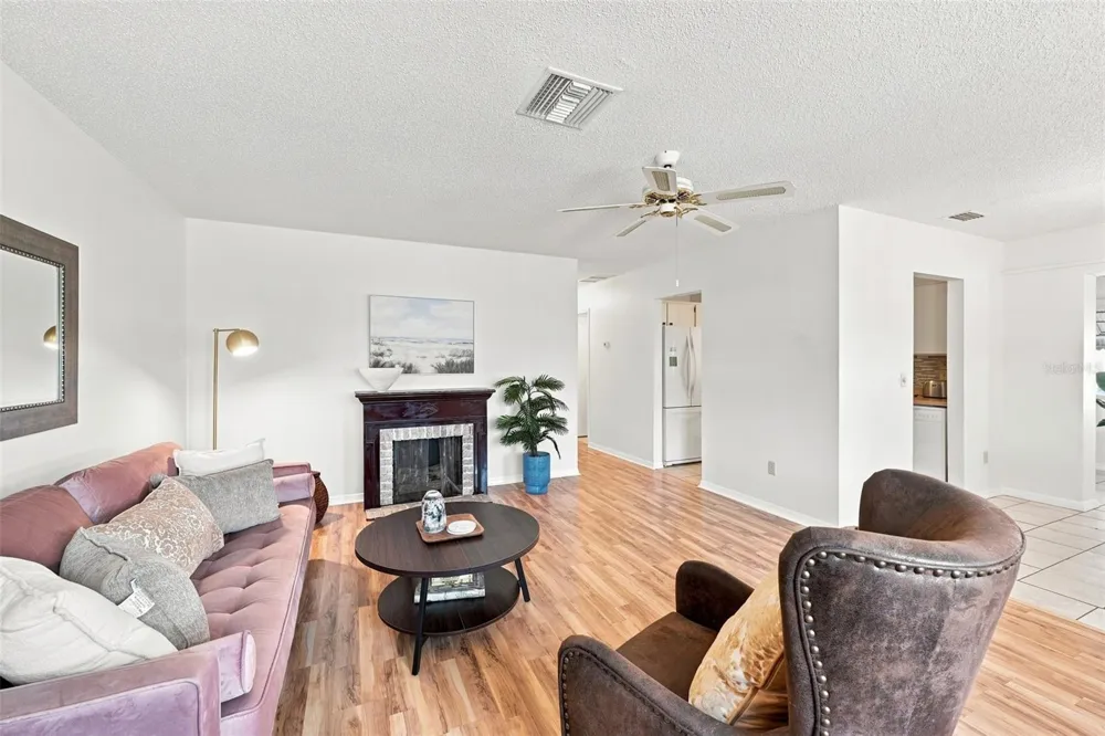 2333 GLENMORE CIRCLE Sun City Center, FL 33573