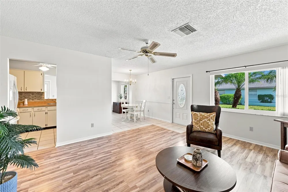 2333 GLENMORE CIRCLE Sun City Center, FL 33573