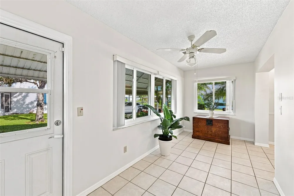 2333 GLENMORE CIRCLE Sun City Center, FL 33573