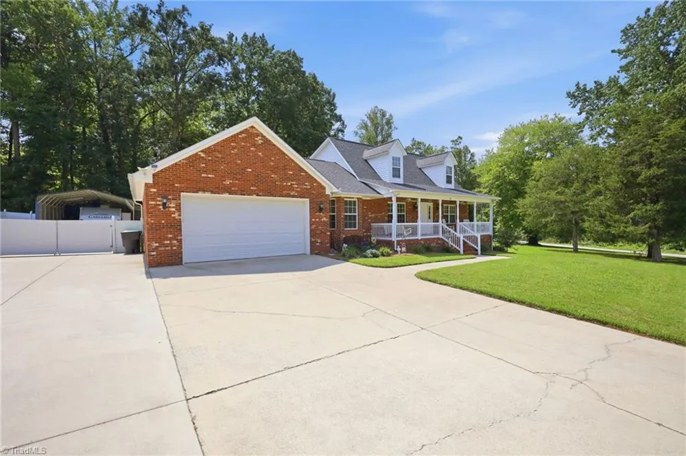 104 Candace Court Thomasville, NC 27360