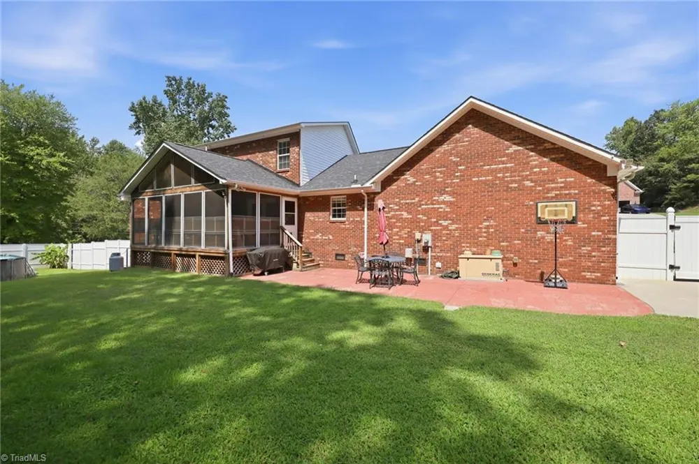 104 Candace Court Thomasville, NC 27360