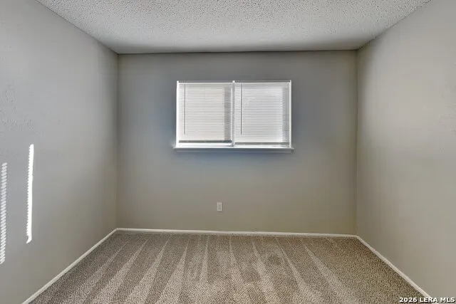 13622 Oak Breeze Universal City, TX 78148
