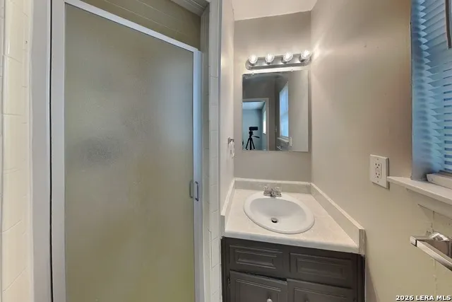13622 Oak Breeze Universal City, TX 78148