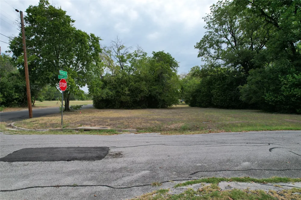 2600 S 10th Street Waco, TX 76706