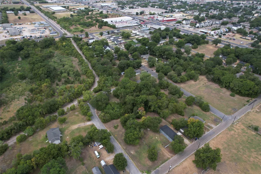 2600 S 10th Street Waco, TX 76706