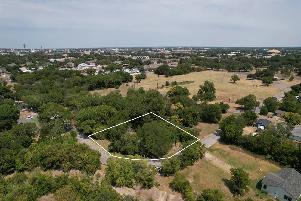 2600 S 10th Street Waco, TX 76706
