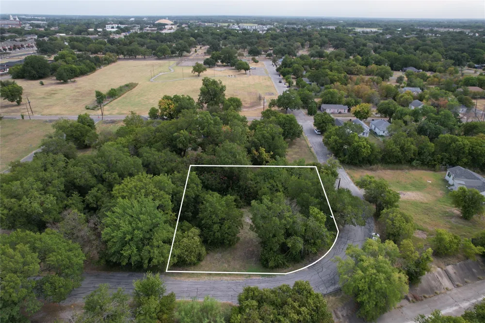 2600 S 10th Street Waco, TX 76706