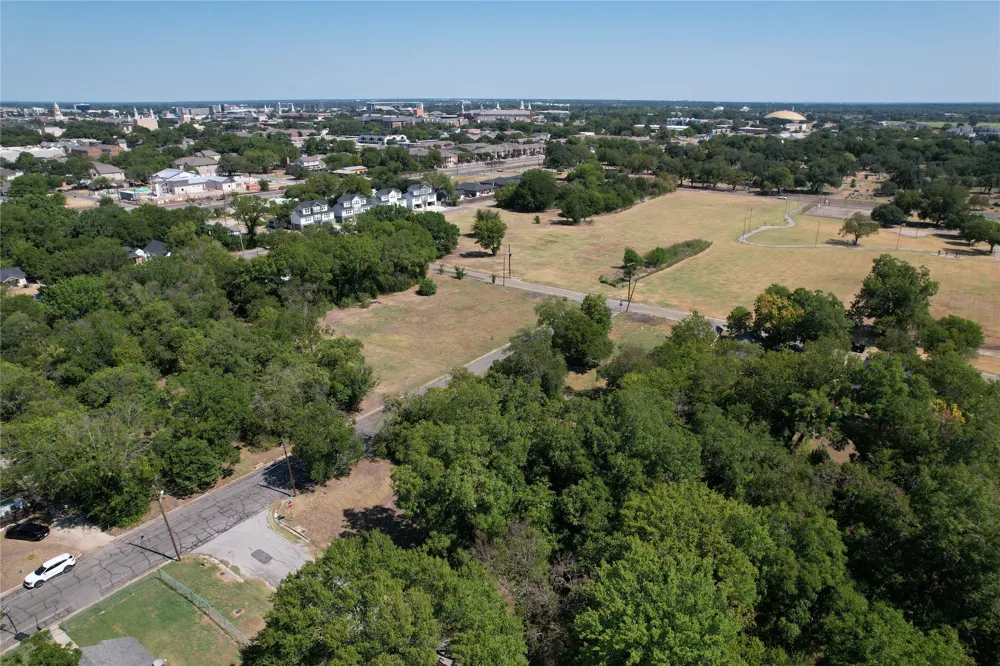 2600 S 10th Street Waco, TX 76706