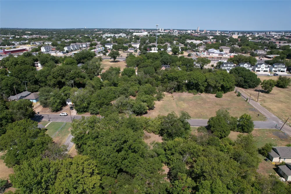 2600 S 10th Street Waco, TX 76706