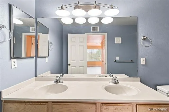9973 E Carolina Circle #201 Aurora, CO 80247