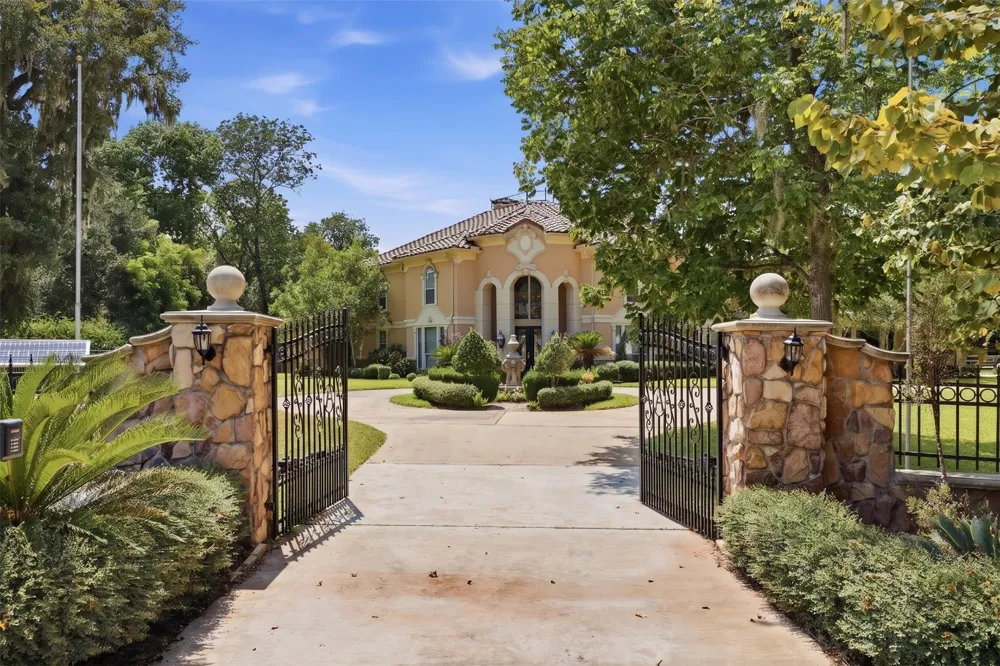 3319 Wild River Drive Richmond, TX 77406
