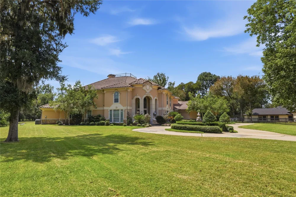 3319 Wild River Drive Richmond, TX 77406