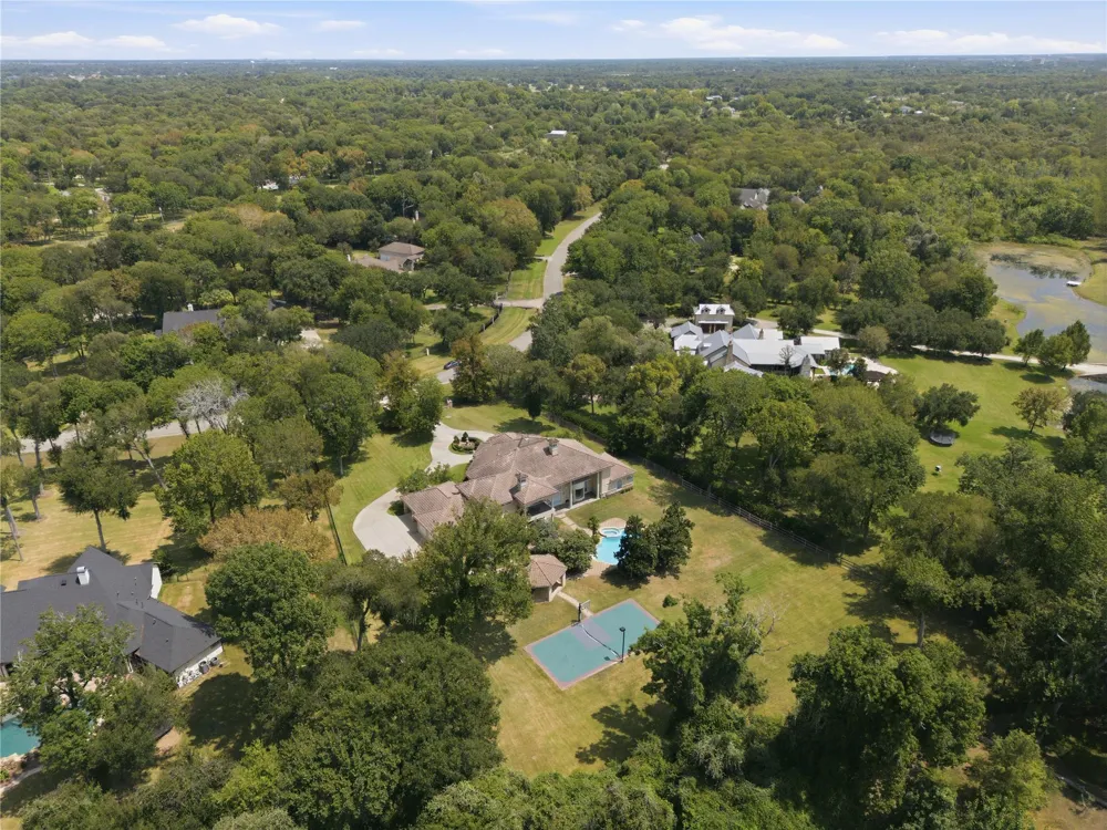 3319 Wild River Drive Richmond, TX 77406