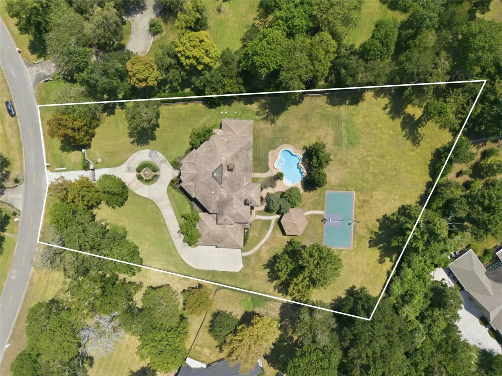 3319 Wild River Drive Richmond, TX 77406