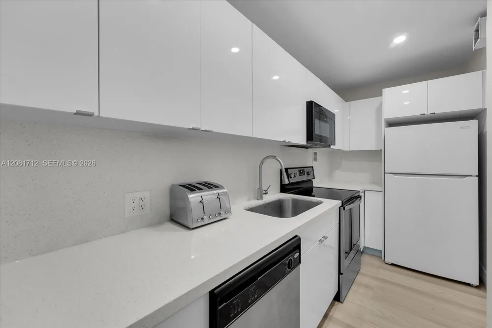 1200 West Ave #PH28 Miami Beach, FL 33139