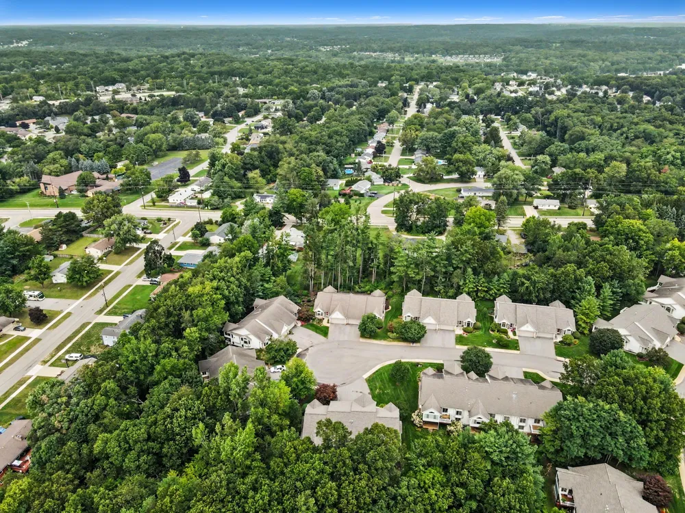 2860 Willow Ln Court NE Plainfield Charter Township, MI 49525
