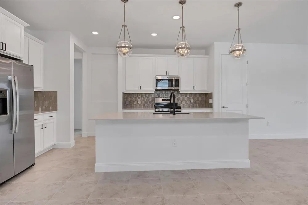 8177 STERNWAY ROAD Sarasota, FL 34240