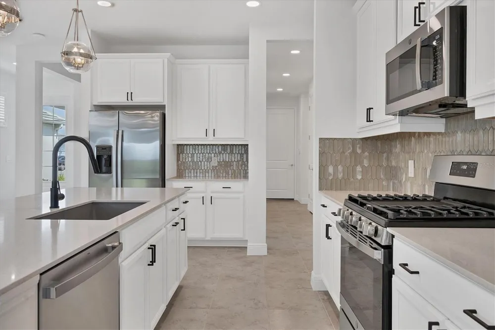 8177 STERNWAY ROAD Sarasota, FL 34240