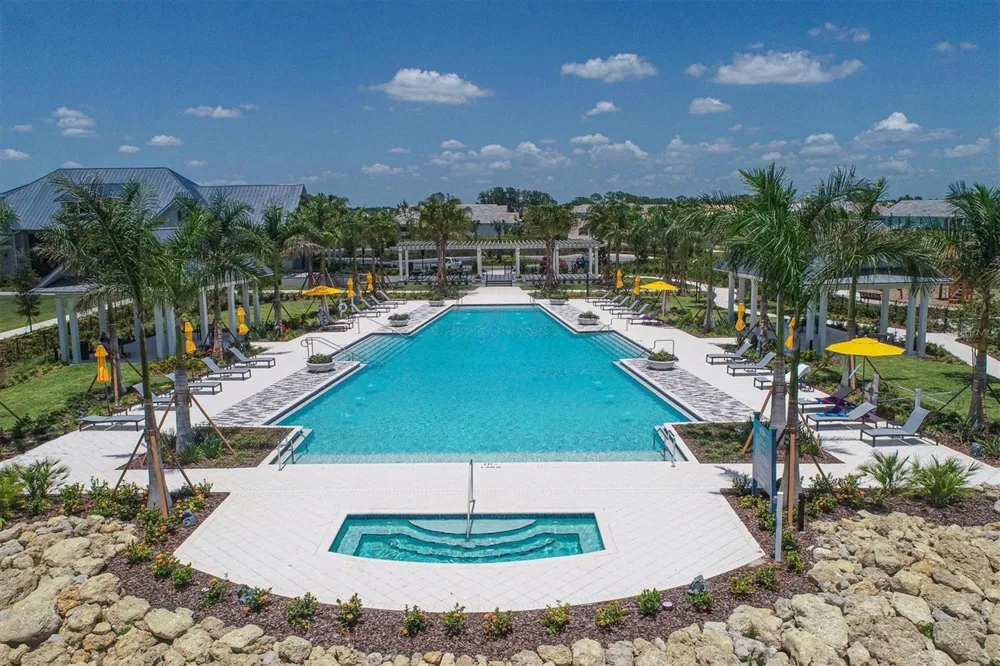 8177 STERNWAY ROAD Sarasota, FL 34240
