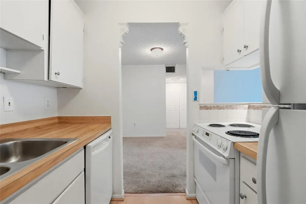 3267 BENEVA ROAD #203 Sarasota, FL 34232