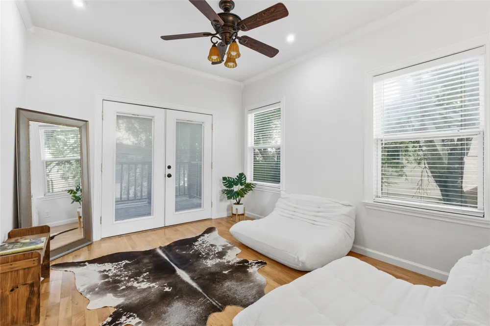 2113 Oxford Avenue Austin, TX 78704